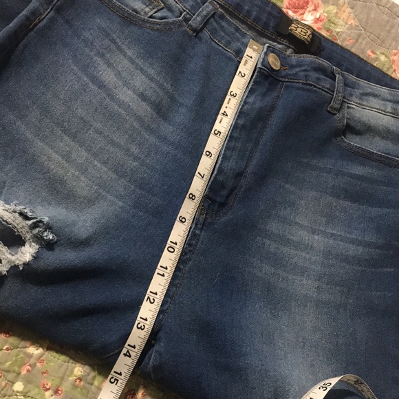 Super Comfy Plus Size Distressed Jeans - Picture 8 of 11